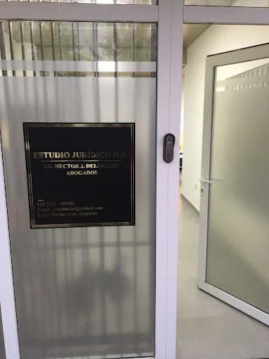 Entrada del estudio con placa